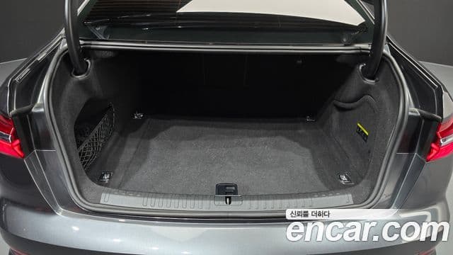Audi A6 2021 — Photo 13/37