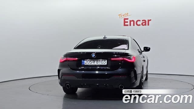 BMW 4 Series 2023 — Şəkil 29/31