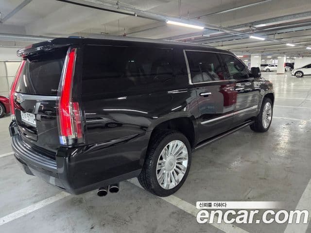 Cadillac Escalade 2018 — Photo 10/10