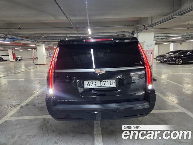 Cadillac Escalade 2018 — Photo 6/10