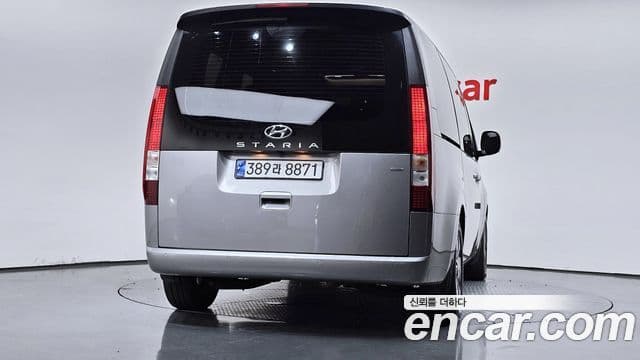 Hyundai Staria 2023 — Фото 4/20