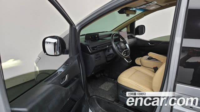 Hyundai Staria 2023 — Фото 10/20