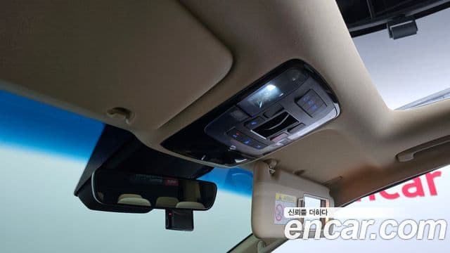 Hyundai Staria 2023 — Фото 15/20