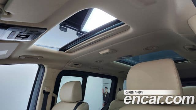 Hyundai Staria 2023 — Фото 17/20
