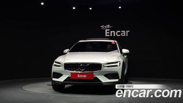 Volvo V60 Cross Country 2022 — Фото 3/20