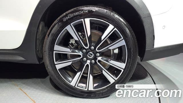 Volvo V60 Cross Country 2022 — Photo 1/36