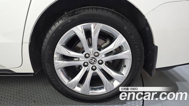 Toyota Sienna 2022 — ფოტო 23/34