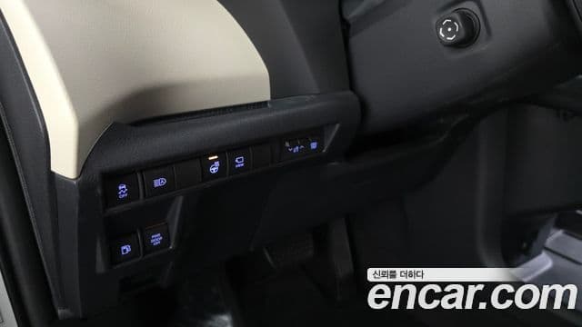 Toyota Sienna 2022 — ფოტო 22/34