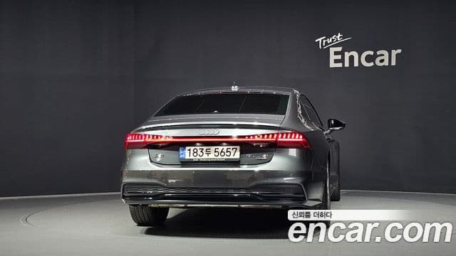 Audi A7 2022 — ფოტო 3/20