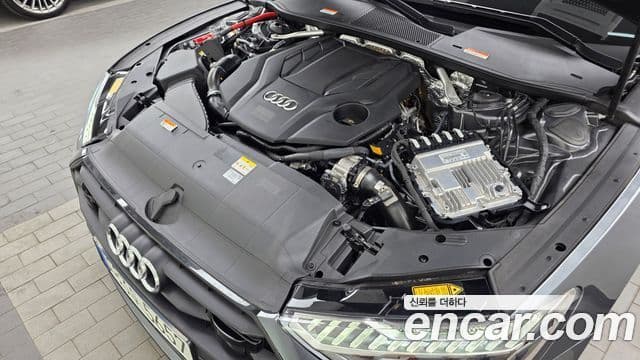 Audi A7 2022 — ფოტო 8/20