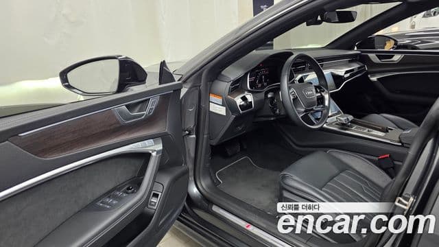 Audi A7 2022 — ფოტო 9/20