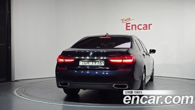 BMW 7 Series 2018 — ფოტო 6/20