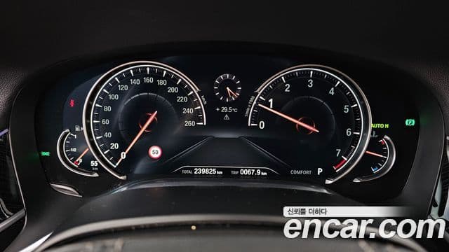 BMW 7 Series 2018 — ფოტო 19/20