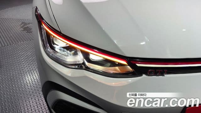Volkswagen Golf 2024 — Photo 8/32