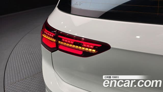 Volkswagen Golf 2024 — Photo 32/32