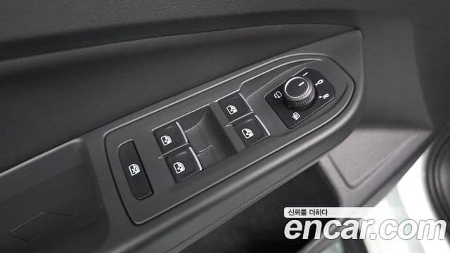 Volkswagen Golf 2024 — Photo 18/32