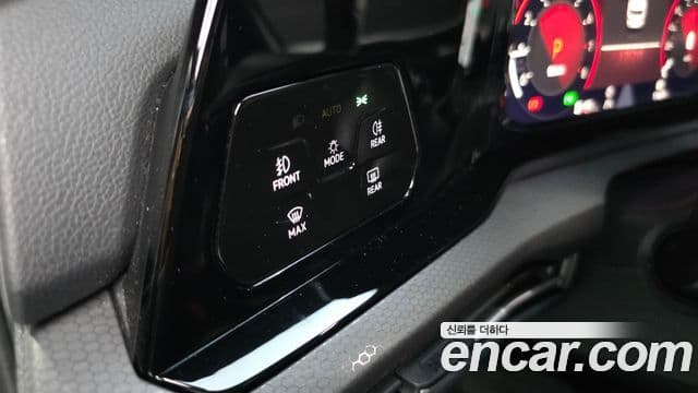 Volkswagen Golf 2024 — Photo 31/32