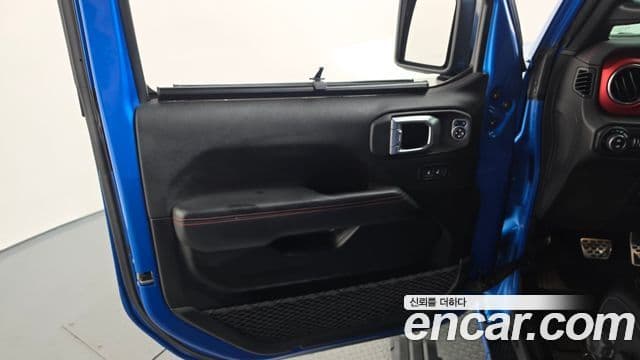 Jeep Wrangler 2021 — Photo 3/33