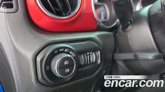 Jeep Wrangler 2021 — Photo 32/33