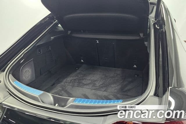 Mercedes-Benz AMG GT 2025 — Photo 8/20
