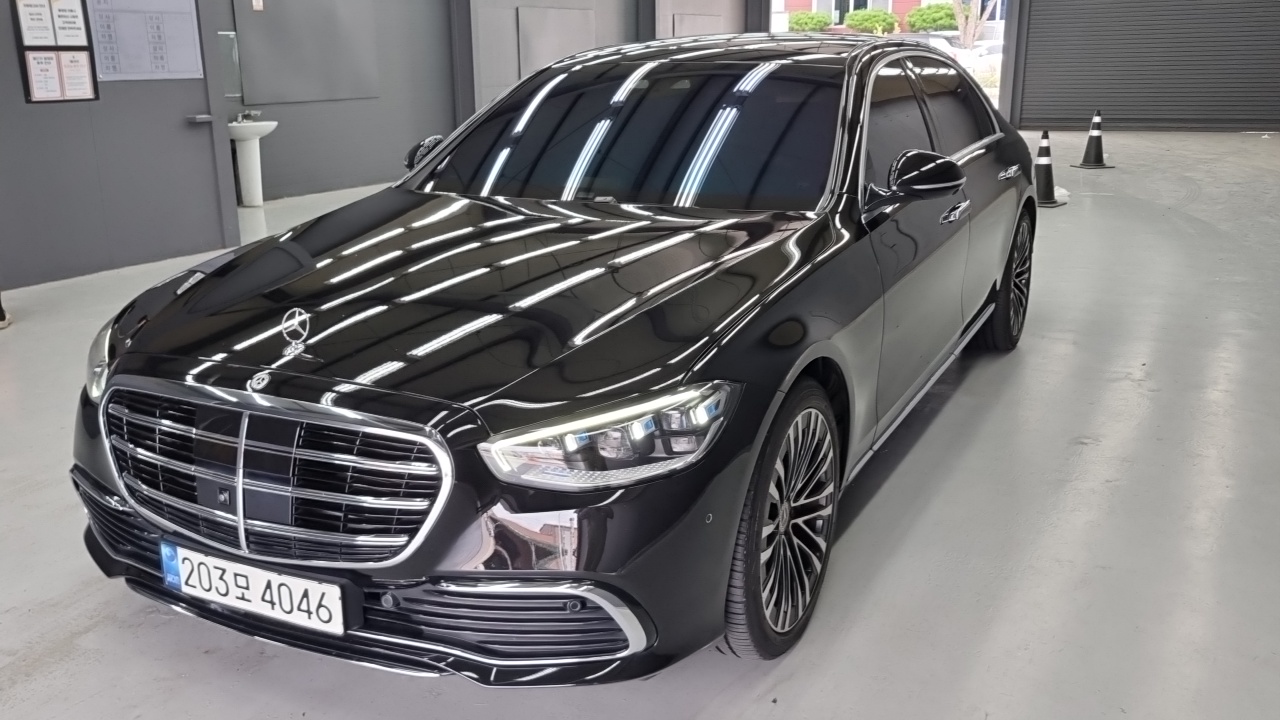 Mercedes-Benz S-Class 2021 — Photo 3/20