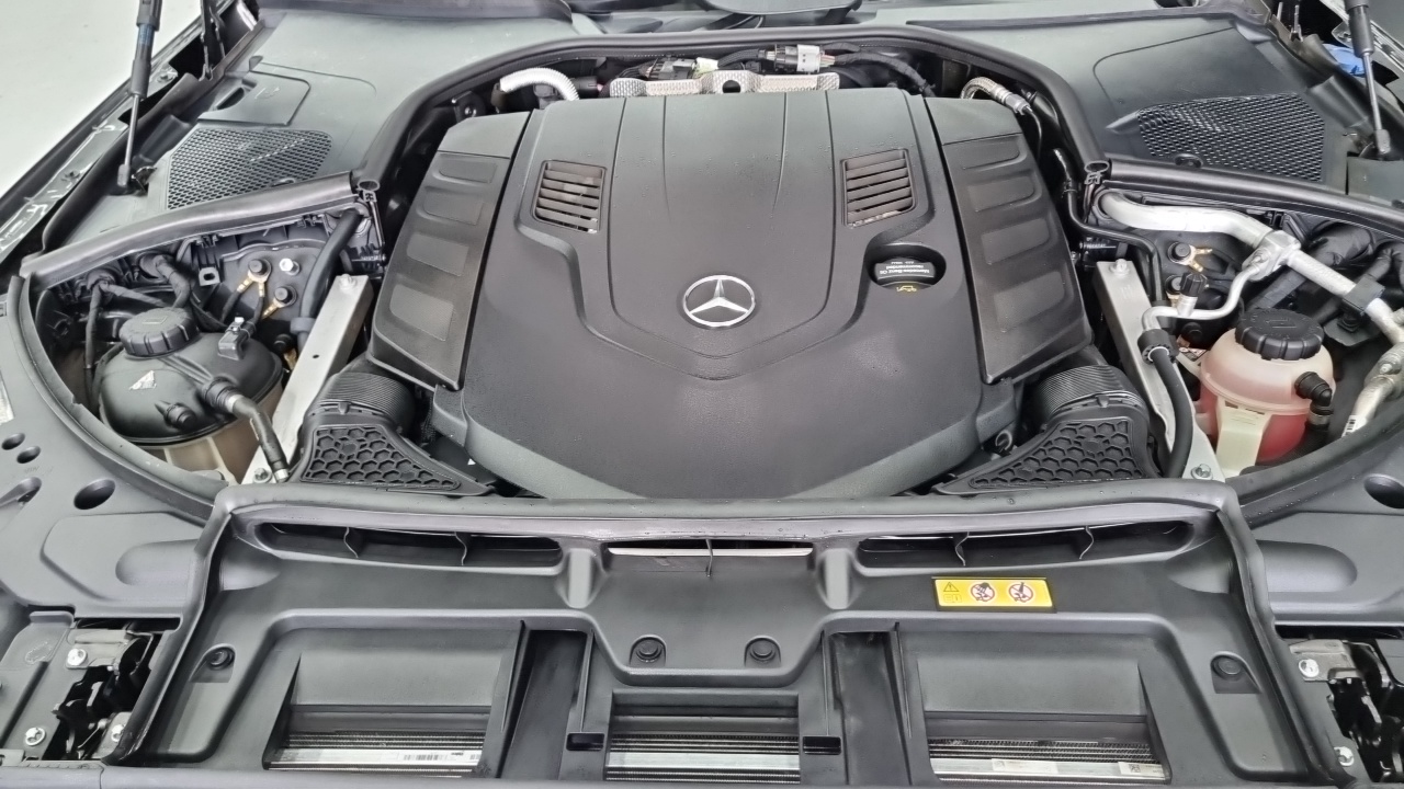 Mercedes-Benz S-Class 2021 — Photo 15/20
