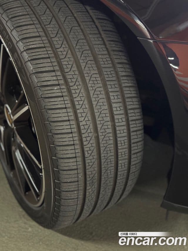Porsche Panamera 2023 — ფოტო 2/20