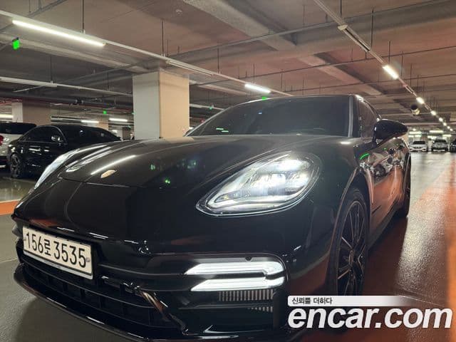 Porsche Panamera 2023 — ფოტო 17/20