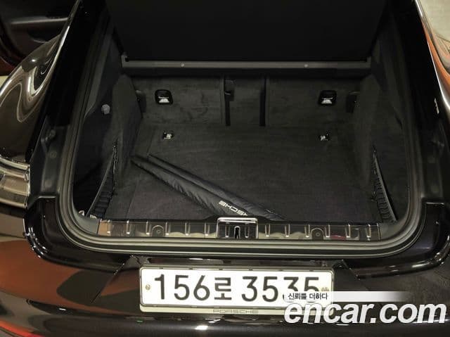 Porsche Panamera 2023 — ფოტო 18/20