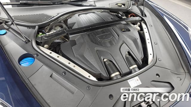 Porsche Panamera 2023 — ფოტო 8/37