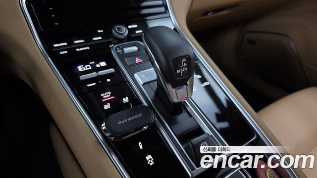 Porsche Panamera 2023 — ფოტო 9/37