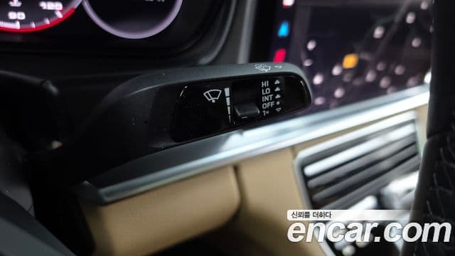Porsche Panamera 2023 — ფოტო 21/37