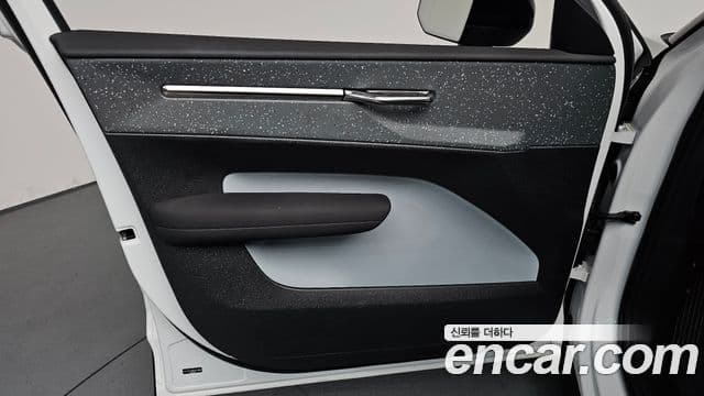 Volvo EX30 2025 — ფოტო 20/32