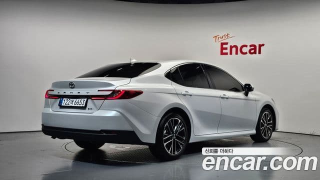 Toyota Camry 2026 — ფოტო 9/35