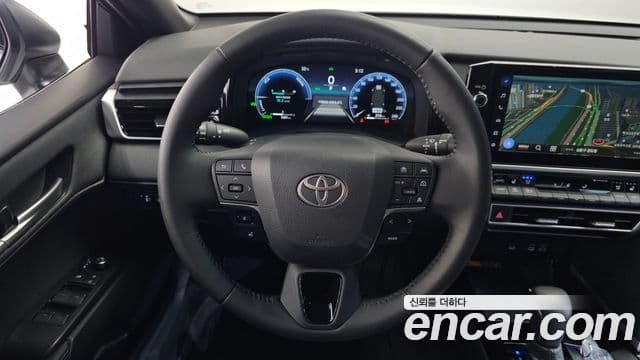 Toyota Camry 2026 — ფოტო 32/35