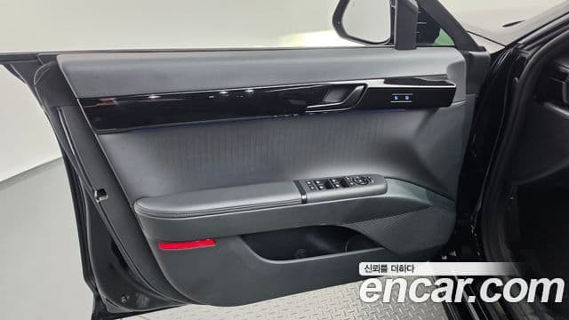 Hyundai Grandeur Hybrid 2025 — ფოტო 35/36