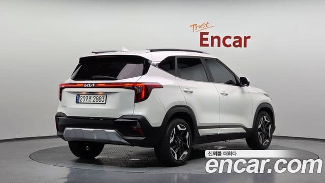 Kia Seltos 2023 — ფოტო 20/30