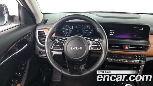 Kia Seltos 2023 — ფოტო 15/30