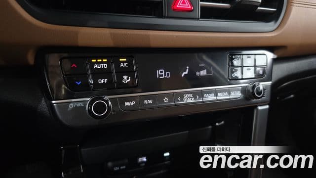 Kia Seltos 2023 — ფოტო 25/30