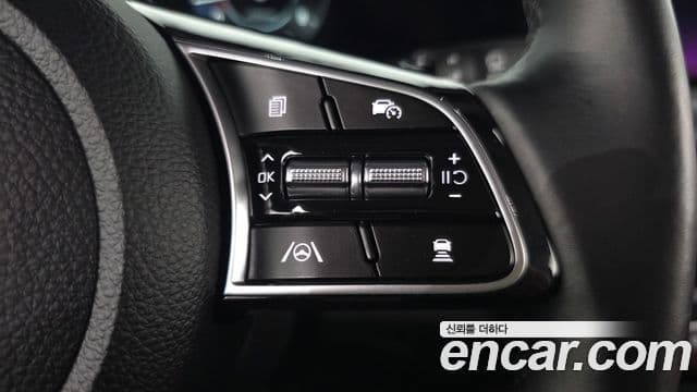 Kia Seltos 2023 — ფოტო 8/30