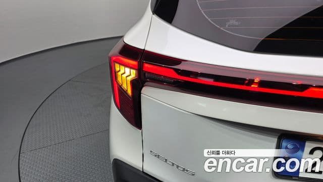 Kia Seltos 2023 — ფოტო 26/30