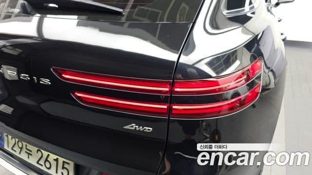 Genesis GV70 2021 — Photo 28/36