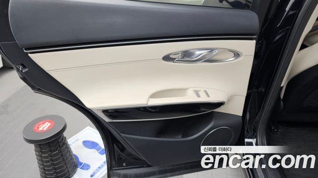 Genesis GV70 2021 — Photo 21/36