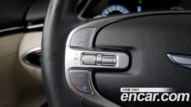Genesis GV70 2021 — Photo 18/36