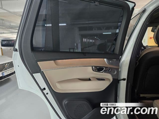 Volvo XC90 2026 — ფოტო 15/20