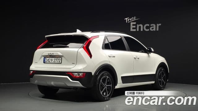 Kia Niro 2025 — Фото 2/20