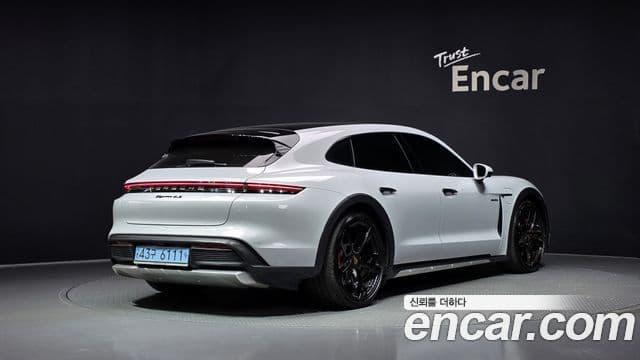 Porsche Taycan 2022 — Photo 29/32