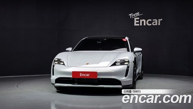 Porsche Taycan 2022 — Photo 2/32