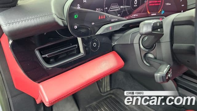 Porsche Taycan 2022 — Photo 31/32