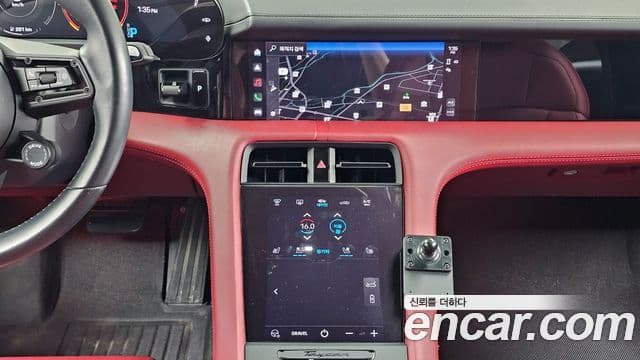 Porsche Taycan 2022 — Photo 21/32